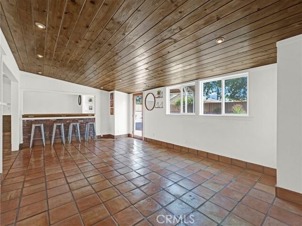19426 Blythe Street, Reseda (los Angeles) CA 91335