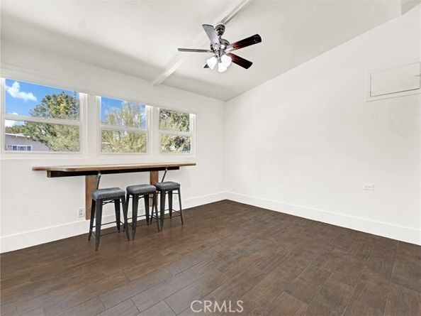 19426 Blythe Street, Reseda (los Angeles) CA 91335