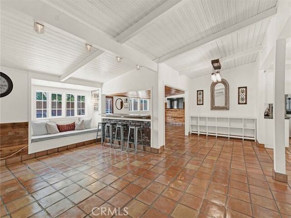 19426 Blythe Street, Reseda (los Angeles) CA 91335