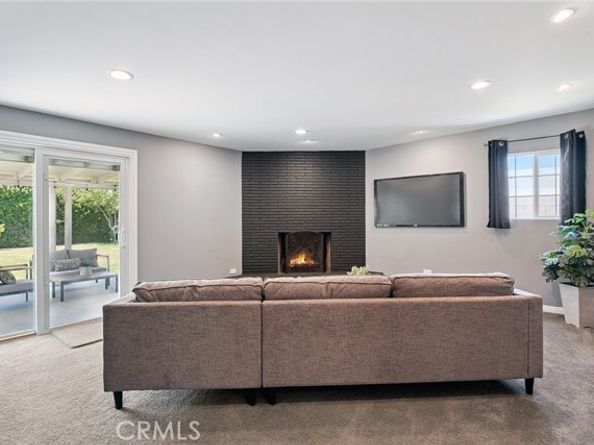 6451 Riverton Avenue, North Hollywood (los Angeles) CA 91606