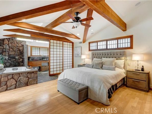 4532 Del Moreno Drive, Woodland Hills (los Angeles) CA 91364