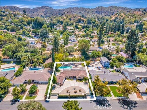 4532 Del Moreno Drive, Woodland Hills (los Angeles) CA 91364