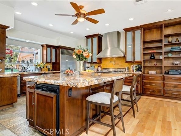 4532 Del Moreno Drive, Woodland Hills (los Angeles) CA 91364