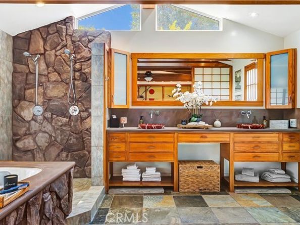 4532 Del Moreno Drive, Woodland Hills (los Angeles) CA 91364