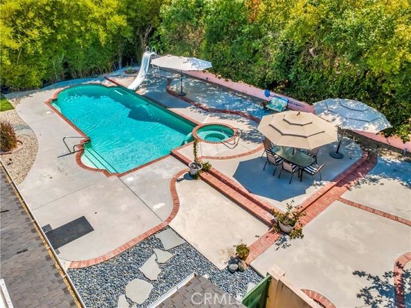 4532 Del Moreno Drive, Woodland Hills (los Angeles) CA 91364