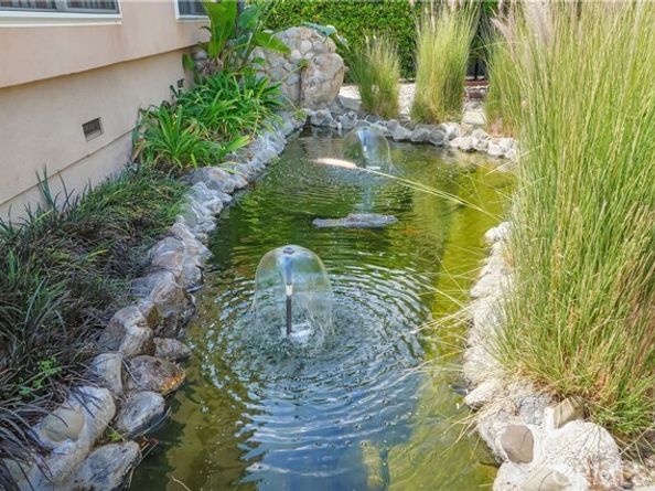 4532 Del Moreno Drive, Woodland Hills (los Angeles) CA 91364
