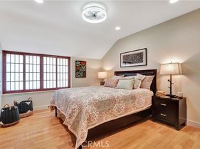 4532 Del Moreno Drive, Woodland Hills (los Angeles) CA 91364