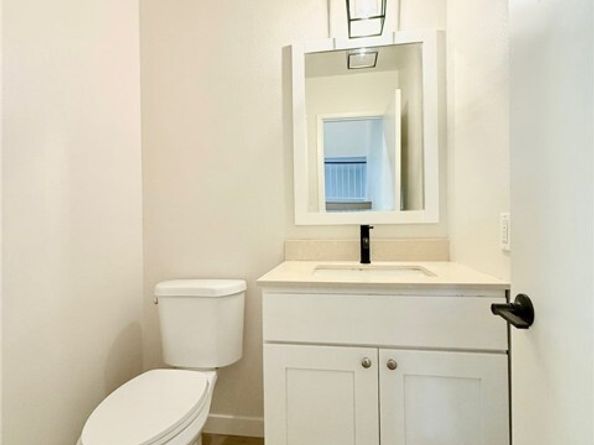 19545 Sherman Way 99, Reseda (los Angeles) CA 91335
