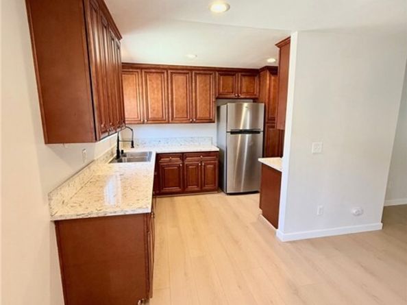 19545 Sherman Way 99, Reseda (los Angeles) CA 91335