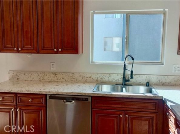 19545 Sherman Way 99, Reseda (los Angeles) CA 91335