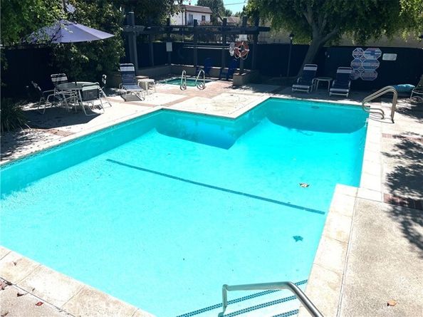 8575 Independence Avenue 11, Canoga Park (los Angeles) CA 91304