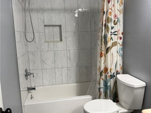 8575 Independence Avenue 11, Canoga Park (los Angeles) CA 91304