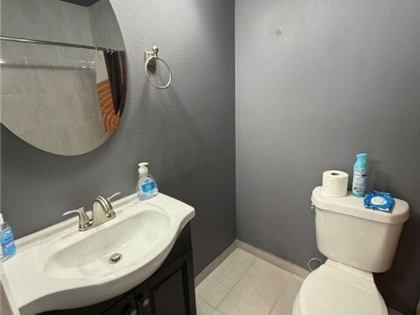 8575 Independence Avenue 11, Canoga Park (los Angeles) CA 91304