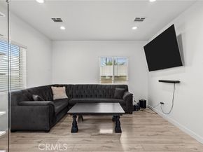 11254 Keswick Street, Sun Valley (los Angeles) CA 91352