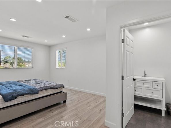 11254 Keswick Street, Sun Valley (los Angeles) CA 91352