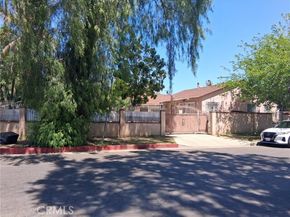 7502 Remmet Avenue, Canoga Park (los Angeles) CA 91303