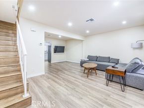 7422 Hazeltine Avenue 2, Van Nuys (los Angeles) CA 91405
