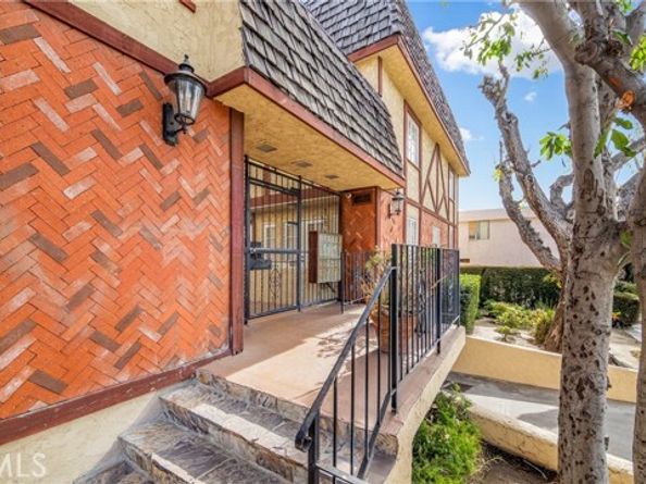 7422 Hazeltine Avenue 2, Van Nuys (los Angeles) CA 91405