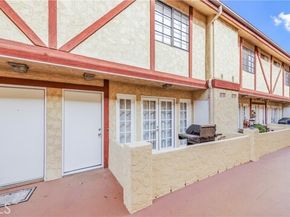 7422 Hazeltine Avenue 2, Van Nuys (los Angeles) CA 91405