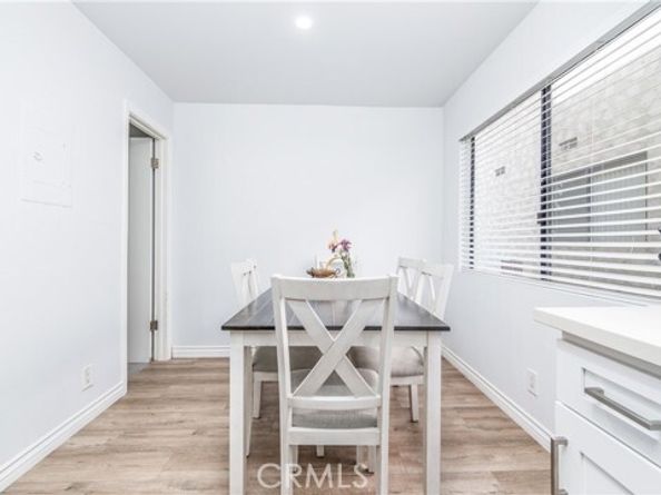 7422 Hazeltine Avenue 2, Van Nuys (los Angeles) CA 91405