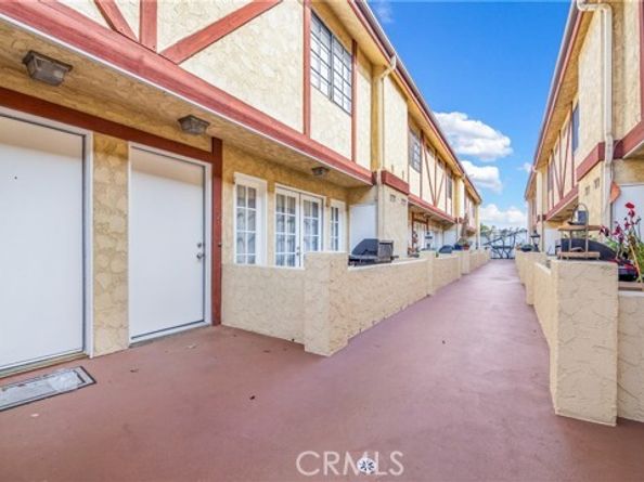 7422 Hazeltine Avenue 2, Van Nuys (los Angeles) CA 91405