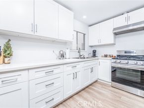 7422 Hazeltine Avenue 2, Van Nuys (los Angeles) CA 91405