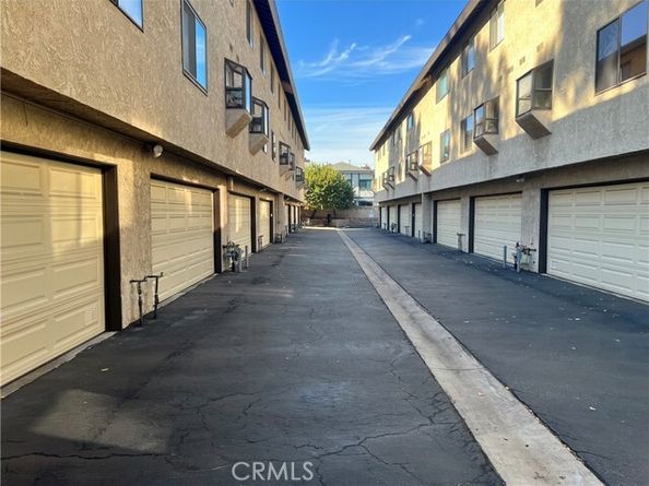 19230 Wyandotte 14, Reseda (los Angeles) CA 91335