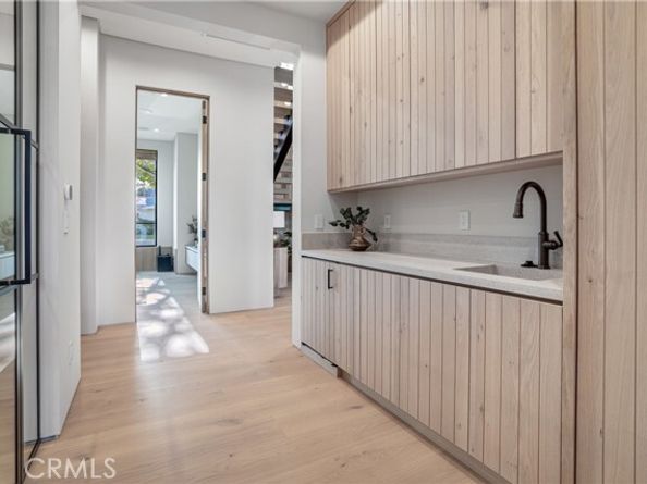 4830 Valjean Avenue, Encino (los Angeles) CA 91436