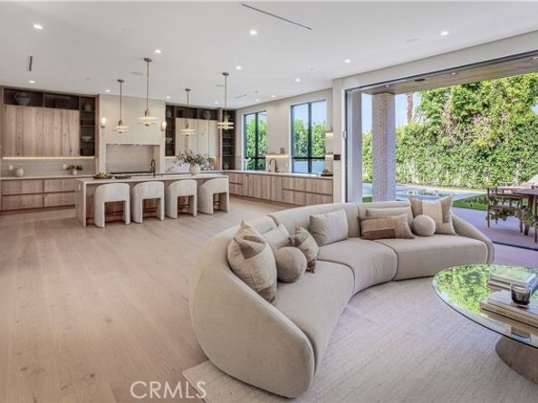 4830 Valjean Avenue, Encino (los Angeles) CA 91436