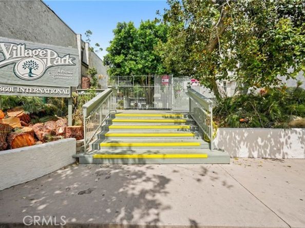 8601 International Avenue 234, Canoga Park (los Angeles) CA 91304