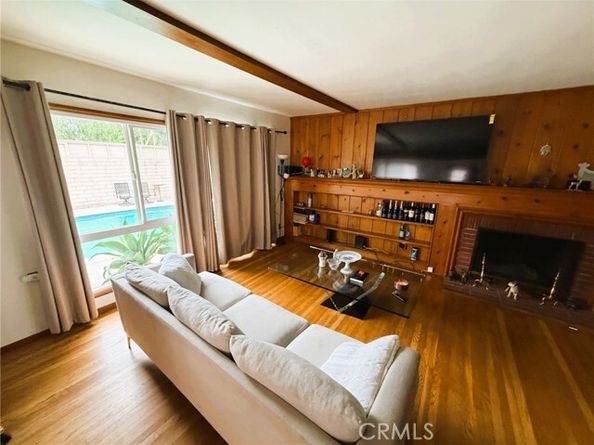 15035 Gilmore Street, Van Nuys (los Angeles) CA 91411