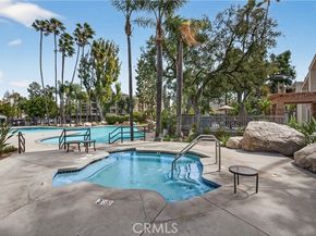 5550 Owensmouth 123, Woodland Hills (los Angeles) CA 91367