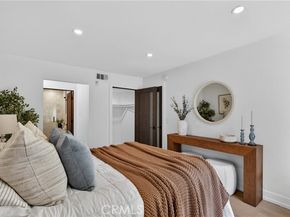 5550 Owensmouth 123, Woodland Hills (los Angeles) CA 91367