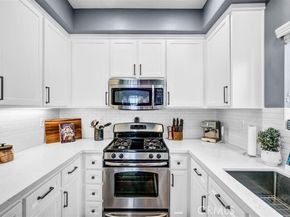 6840 De Celis 31, Los Angeles CA 91406