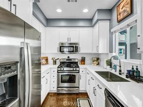 6840 De Celis 31, Los Angeles CA 91406