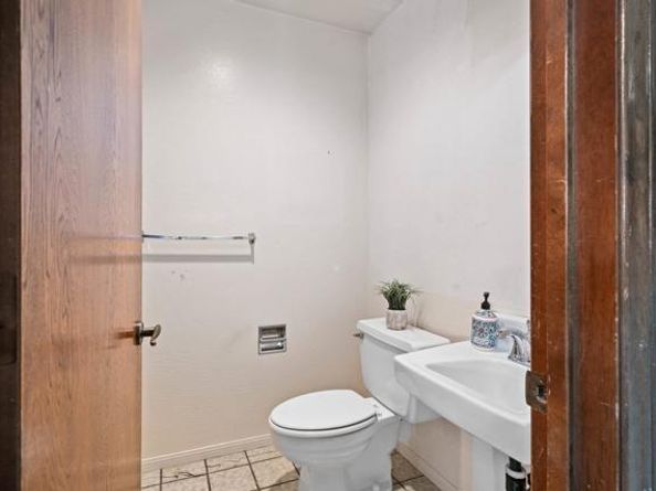 1130 Sugarbush Drive, Vista CA 92084