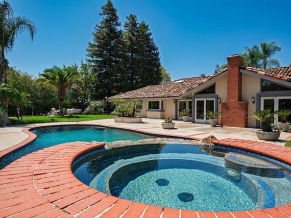 1130 Sugarbush Drive, Vista CA 92084