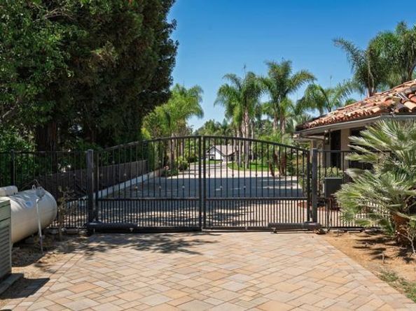 1130 Sugarbush Drive, Vista CA 92084