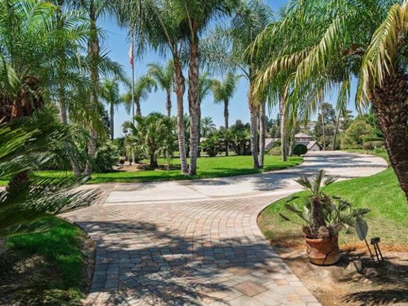 1130 Sugarbush Drive, Vista CA 92084