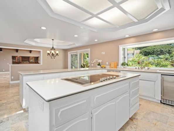 1130 Sugarbush Drive, Vista CA 92084