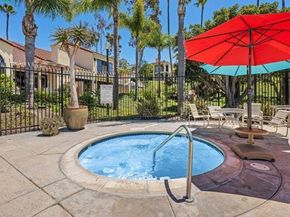 7319 Calle de Fuentes, Carlsbad CA 92009
