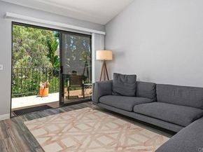 7319 Calle de Fuentes, Carlsbad CA 92009