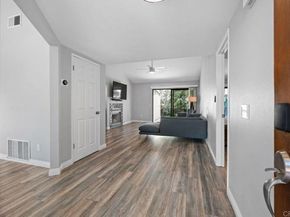 7319 Calle de Fuentes, Carlsbad CA 92009