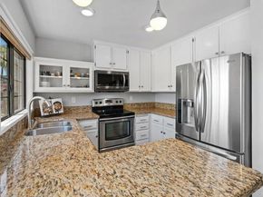7319 Calle de Fuentes, Carlsbad CA 92009