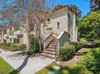 7319 Calle de Fuentes