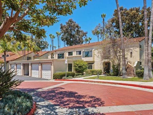 7319 Calle de Fuentes, Carlsbad CA 92009