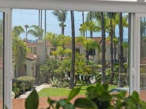 7319 Calle de Fuentes, Carlsbad CA 92009