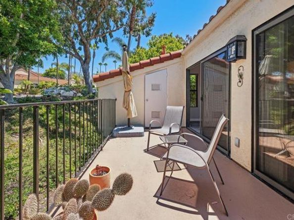 7319 Calle de Fuentes, Carlsbad CA 92009