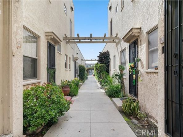 1738 E 4th Street 1, Long Beach CA 90802