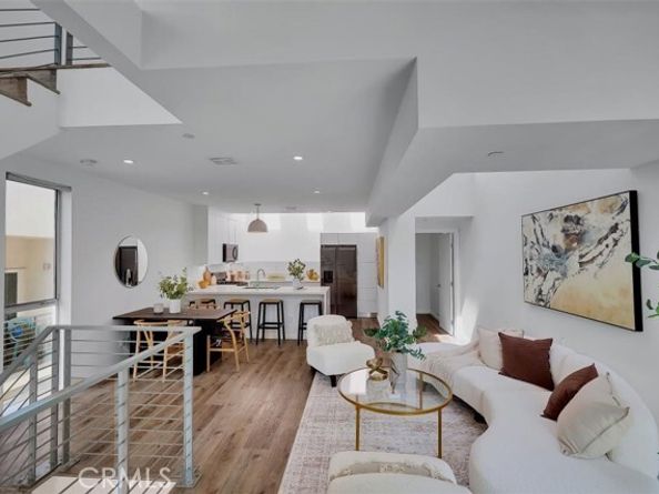 6919 Knowlton Place, Los Angeles CA 90045